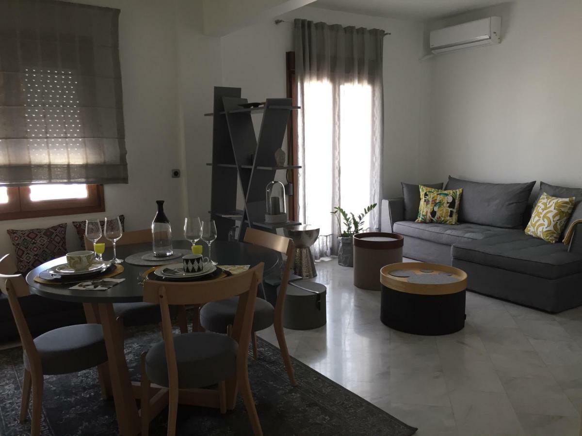 Leoforos 28Is Oktovriou Apartment เทสซาโลนิกิ ภายนอก รูปภาพ
