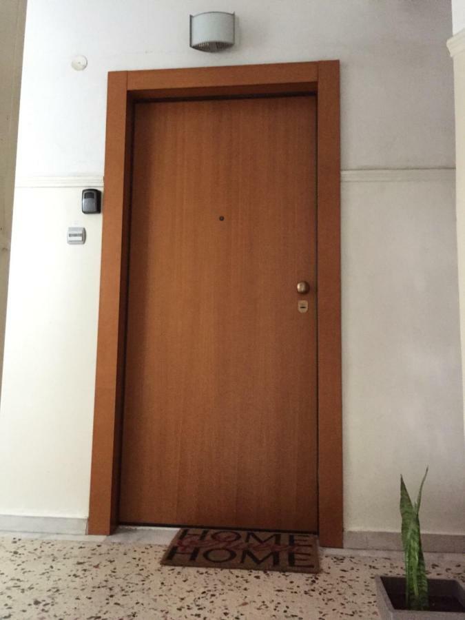 Leoforos 28Is Oktovriou Apartment เทสซาโลนิกิ ภายนอก รูปภาพ